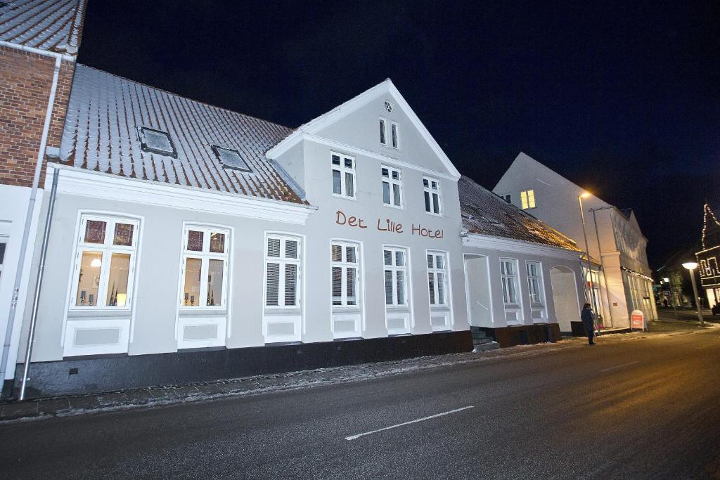 Det Lille Hotel Ronne Ngoại thất bức ảnh